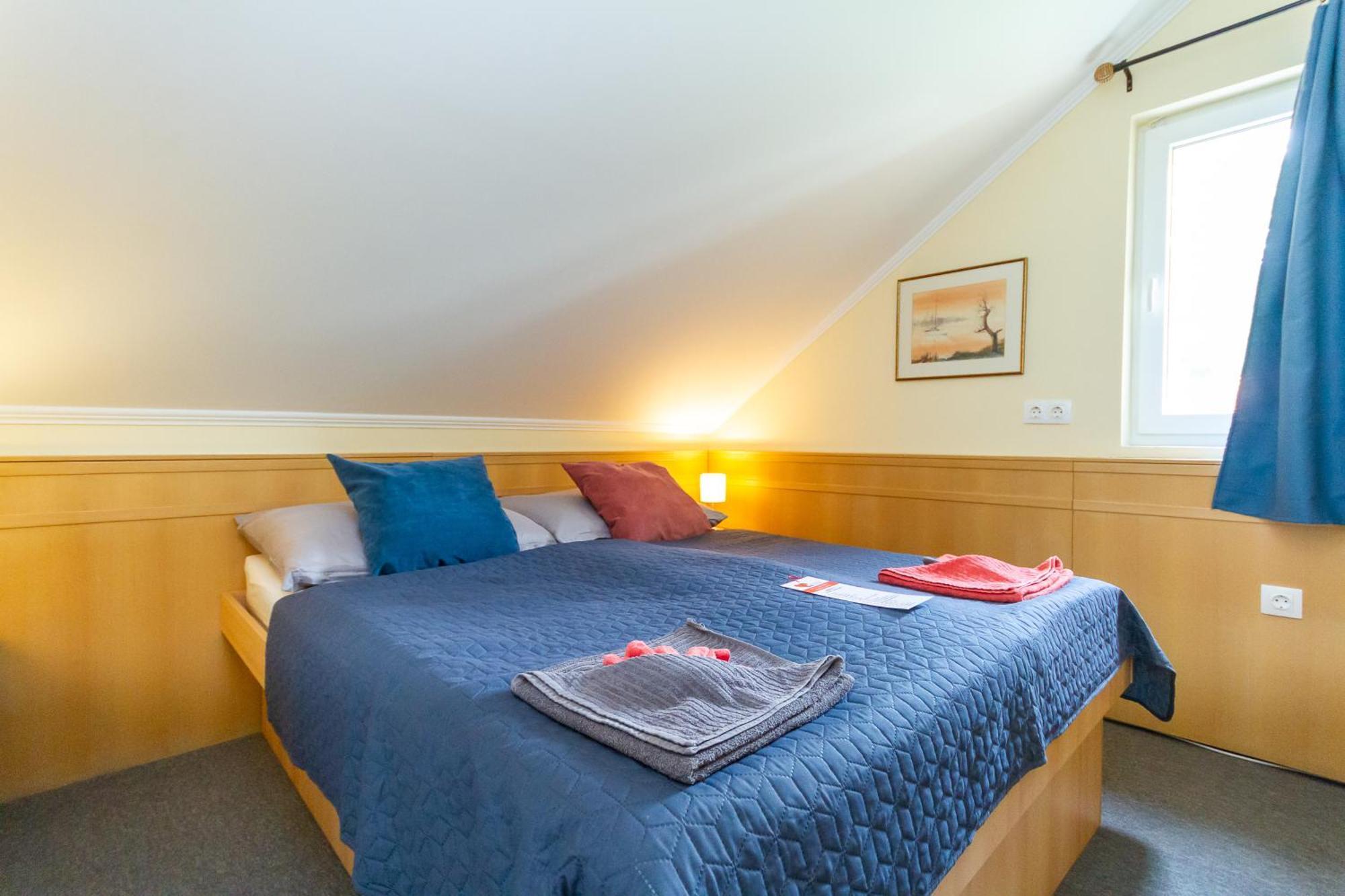 Kati P Vendeghaz Apartment Сиофок Екстериор снимка