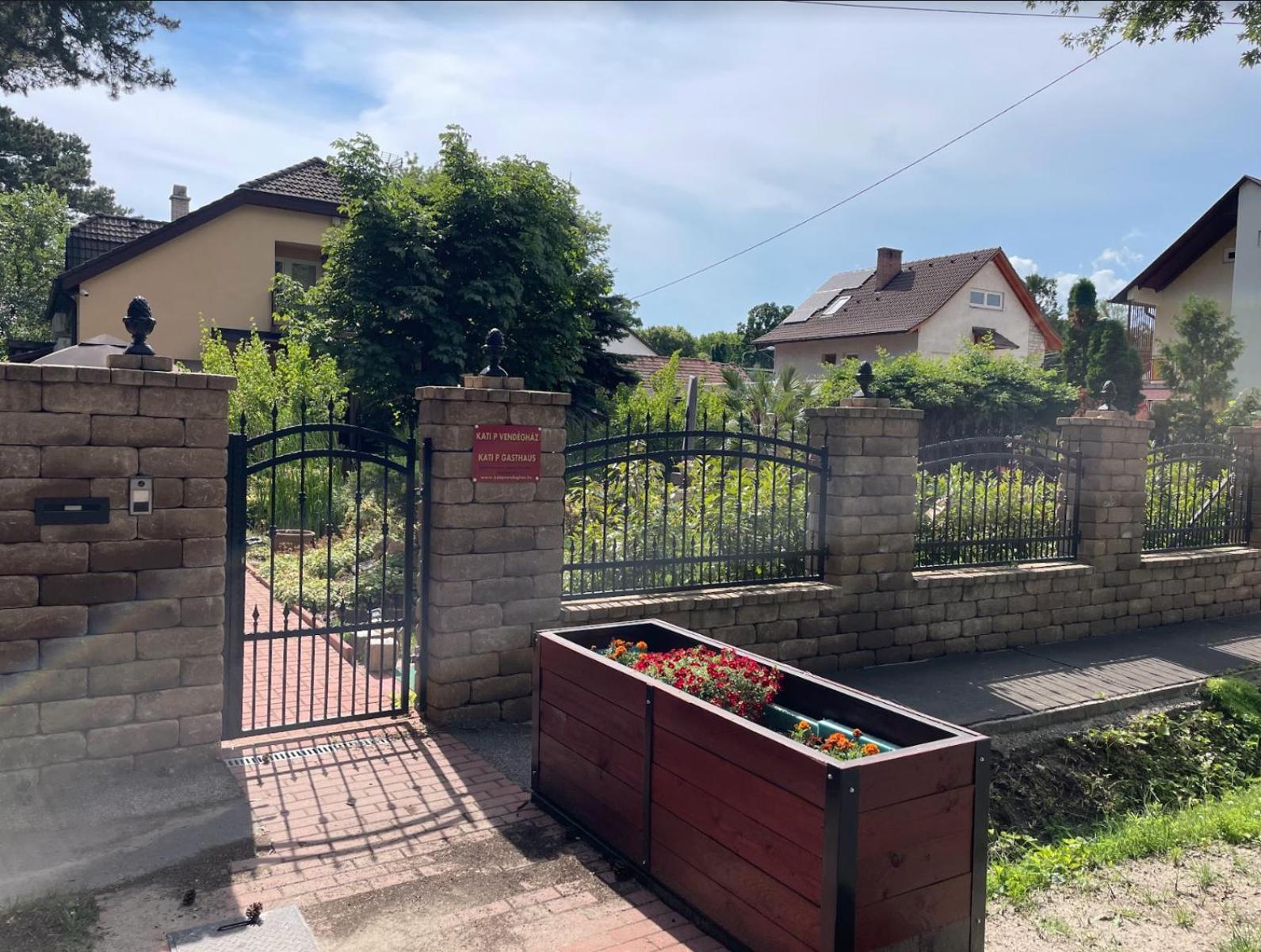 Kati P Vendeghaz Apartment Сиофок Екстериор снимка