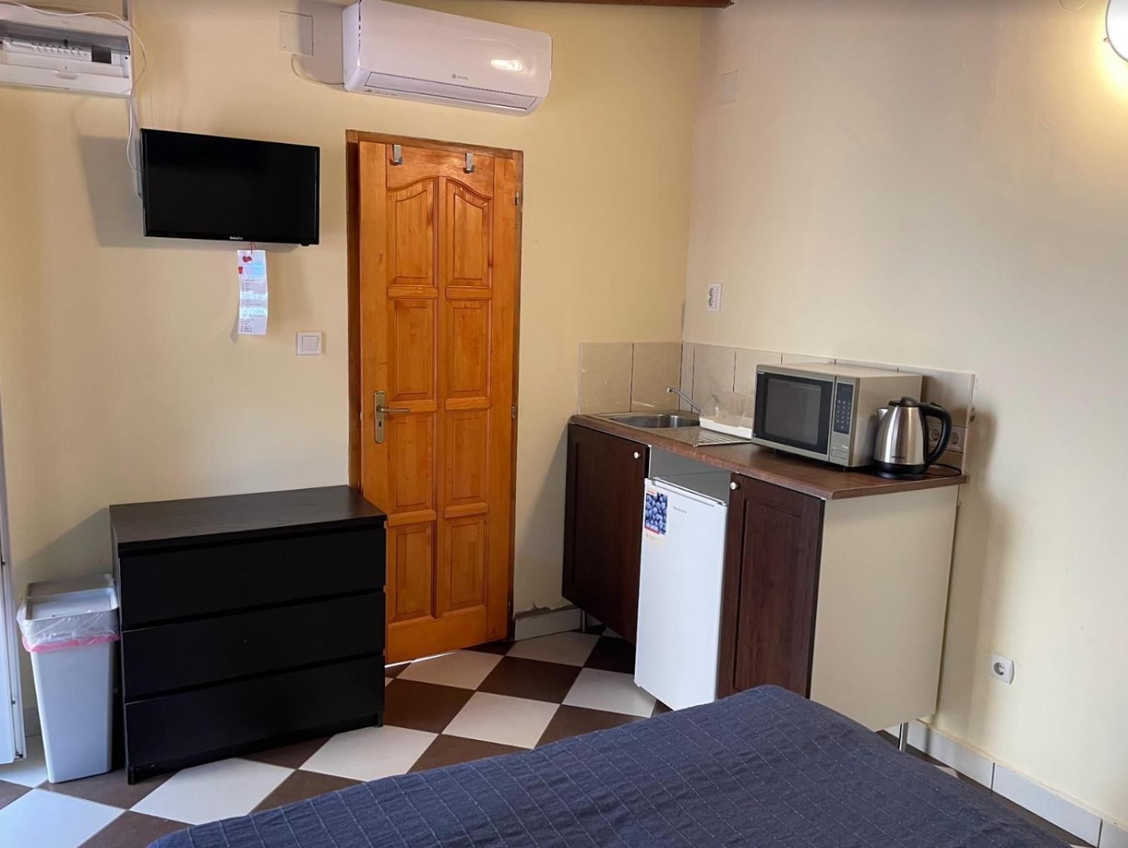 Kati P Vendeghaz Apartment Сиофок Екстериор снимка